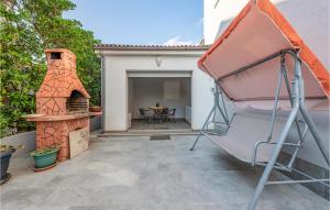 Lovely Apartment In Povljana With Wifi