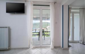 1 Bedroom Beautiful Apartment In Rabac 