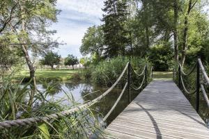 Maisons de vacances 4 house 5 bedrooms, swimming pool and river absolute calm : photos des chambres