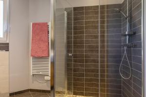 Maisons de vacances 4 house 5 bedrooms, swimming pool and river absolute calm : photos des chambres