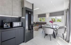 Stunning Apartment In Kastel Luksic