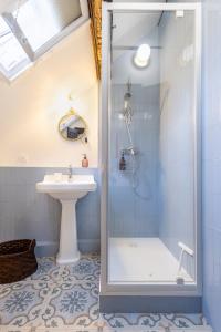 Maisons de vacances Charmant cottage renove et climatise, centre historique de Moret-sur-Loing : photos des chambres