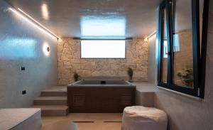 Royal Hotel and Suites