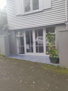 1 Queen Bed and 1 Sofa Bed, Serviced Studio B - Ubytování bez kategorie ve městě Auckland