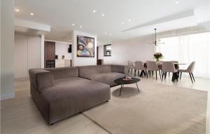 Cozy Apartment In Malinska With Wifi 