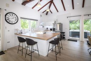 Villa Stella - heated pool, jacuzzi & sauna
