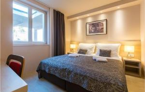 3 Bedroom Nice Apartment In Molunat