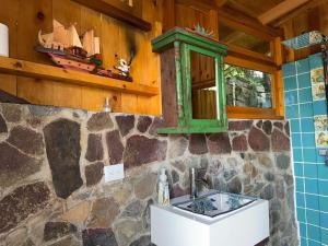 2-story Lakefront castita, beach, kitchen, sauna