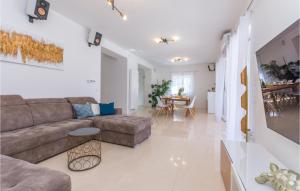 Amazing Home In Turanj With Sauna