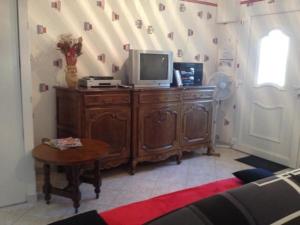 Maisons de vacances Charmant Gite a Etain, Tout Inclus, Proche Verdun avec Terrasse et Parking - FR-1-585-3 : photos des chambres