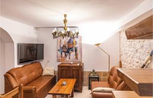 Gorgeous Home In Okrug Gornji 