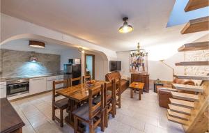 Gorgeous Home In Okrug Gornji