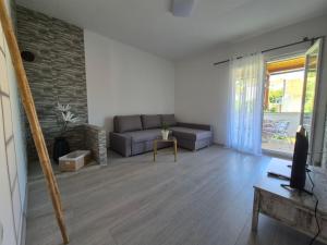 Apartments with parking space Rab - 24792