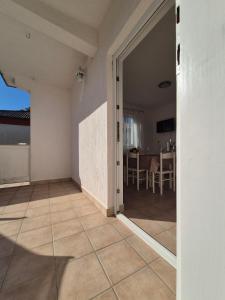 Apartments with parking space Rab - 24792