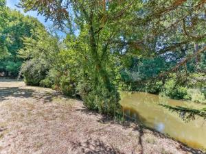 Maisons de vacances Holiday Home in Mauroux with Pools & Vineyards : photos des chambres