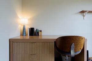 Sunny Ambleside Escape & Home Office