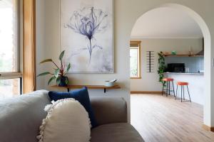 Sunny Ambleside Escape & Home Office