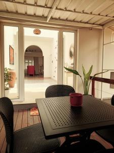 Villa Avni, a beach side family retreat, Homestay