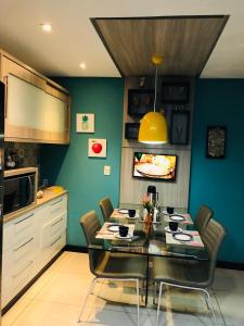 Linda casa - 03 quartos - perto do centro