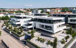 Beautiful Apartment In Malinska