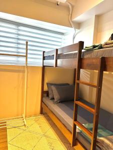 Cozy 2BR with a SunKissed Balcony