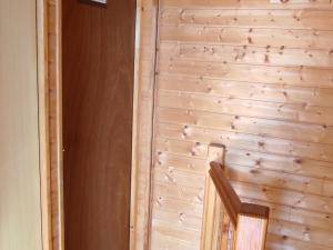 Chalets Chalet authentique au coeur de la nature pres de Super Besse - FR-1-814-143 : photos des chambres