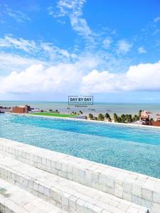 Holandas Prime by Day by Day