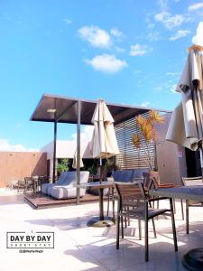 Holandas Prime by Day by Day