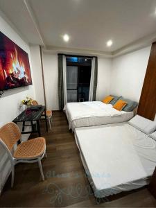 Megatower 4 Condotel with Balcony - City Center