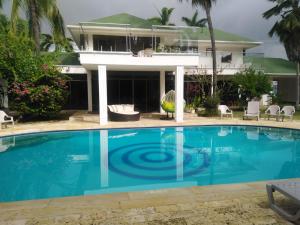 ESPECTACULAR CASA QUINTA en RENTA VILLA EN GIRARDOT PEÑON PISCINA PRIVADA!!!