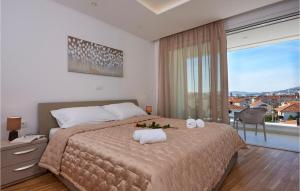 Amazing Home In Trogir With Sauna 