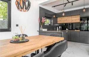 Lovely Home In Labin With Wifi 