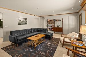 Mountain Shadows Escape with a Yoga Studio!