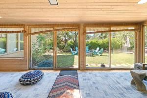 Mountain Shadows Escape with a Yoga Studio!
