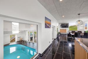 Family-Friendly Holiday Home With Indoor Pool And Outdoor Spa 100 Meters From The North Sea,