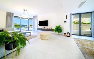 Amazing Home In Marina With Sauna