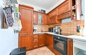 3 Bedroom Cozy Home In Karlovac