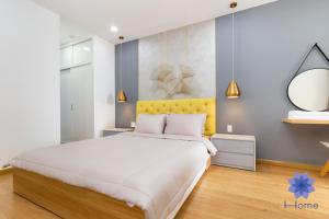 iHome Furnished Apartments in Orchard Garden Building with Free Gym & Pool, Airport Pick-Up Service