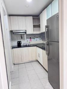 Near Moa Facing pool view WP1603 Monarch Parksuites