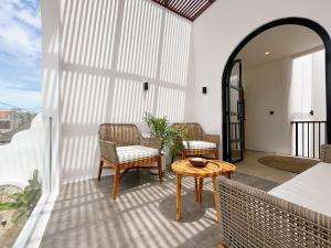 Chic, modern villa in Seseh