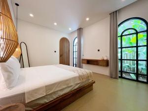 Chic, modern villa in Seseh