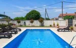 3 Bedroom Cozy Home In Valtura