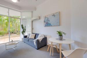 Broadbeach Retreat Pool, Tennis Walk to Beach