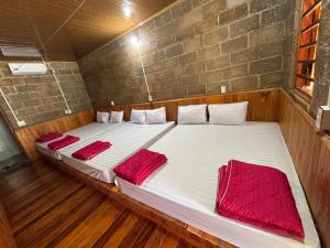 Hoàng Công Bản Giốc Homestay