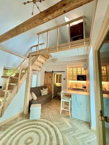 Charming Cottage - Sauna - Central Location