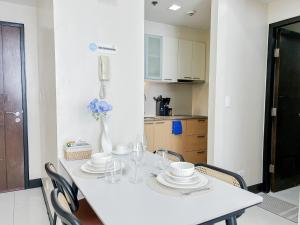 High Ceiling 1BR OPR #7