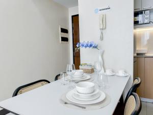 High Ceiling 1BR OPR #7
