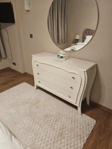 Hotel APT in Maadi 2rm see full Nile&pyramid