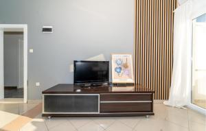 1 Bedroom Amazing Apartment In Krusevo 