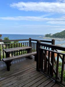 Log House Namioto -ログハウス波音-